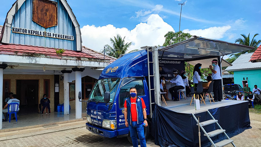 Jelang MotoGP Mandalika, Mobil Vaksin Keliling Kemenparekraf dan RedDoorz Berhasil Vaksinasi Lebih dari 700 Ribu Orang di Berbagai Daerah